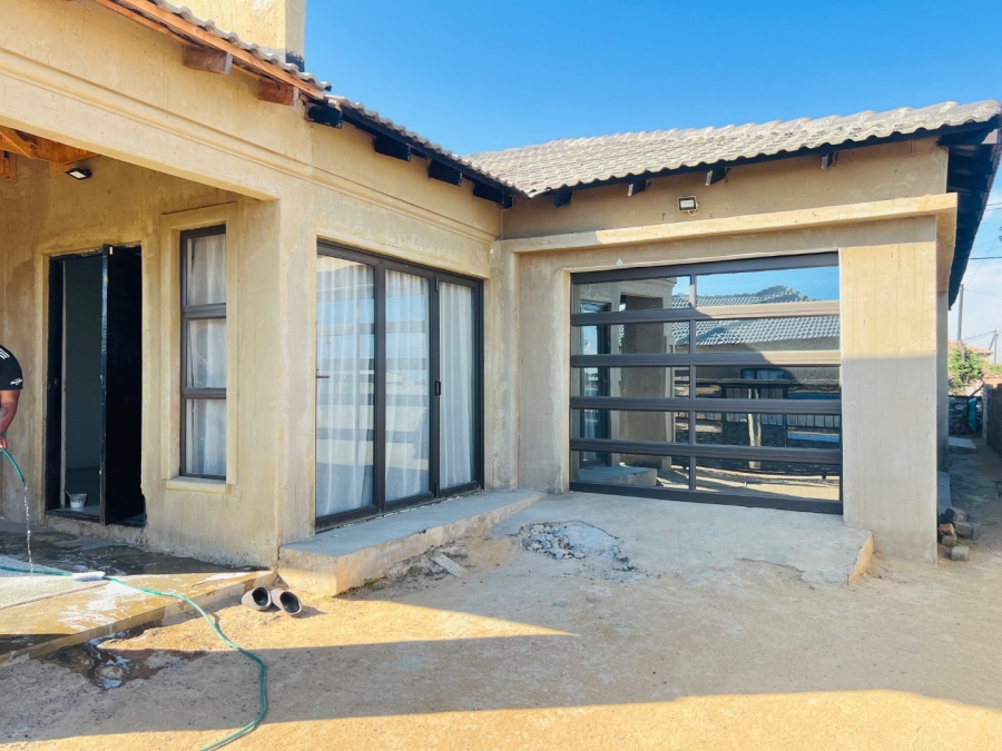 4 Bedroom Property for Sale in Amelia Free State